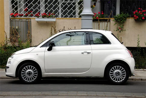 fiat 500 weißer Fiat 500 – Beispiel für Gebrauchtwagenankauf Karlsfeld
